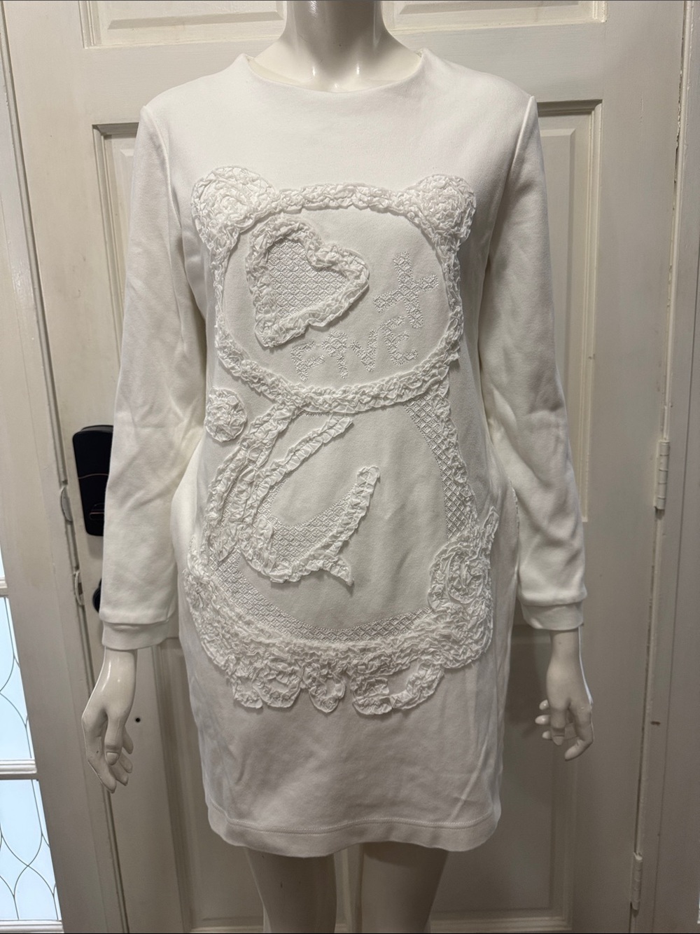 Unbranded White Appliqué Teddy Sweatshirt Dress Size Large